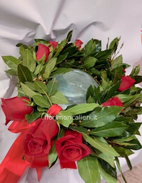 Coroncina laurea con 9 rose rosse da ordinare 5 giorni prima
